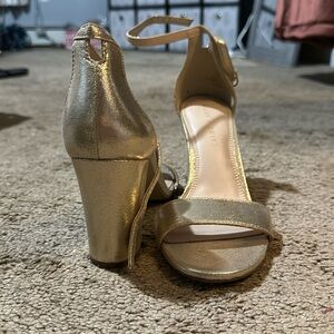 Kelly & Katie Lt Gold Hailee Heel